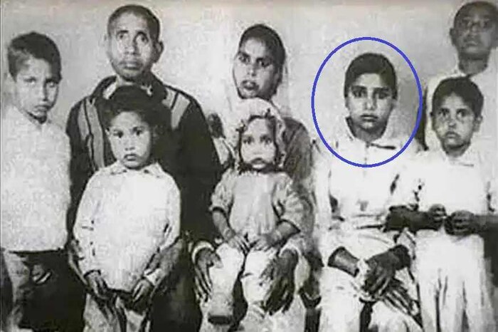 मायावती (Mayawati) यांचा जन्म 15 जानेवारी 1956 रोजी दिल्लीतील (Delhi) दलित जाटव कुटुंबात झाला. त्यांचे वडील प्रभू दास हे बदलपूर गौतम बुद्ध नगर येथे पोस्ट ऑफिस कर्मचारी होते. लहानपणी मायावतींना मुलगी असल्याने भेदभावाला सामोरे जावे लागले. त्यांचा भाऊ जिथे खाजगी शाळेत शिकला, त्यांना सरकारी शाळेत शिकावे लागले. त्यांचे बालपणीचे नाव चंद्रावती होते. या नावाने त्यांचं शिक्षण झालं आहे. (फाइल फोटो)