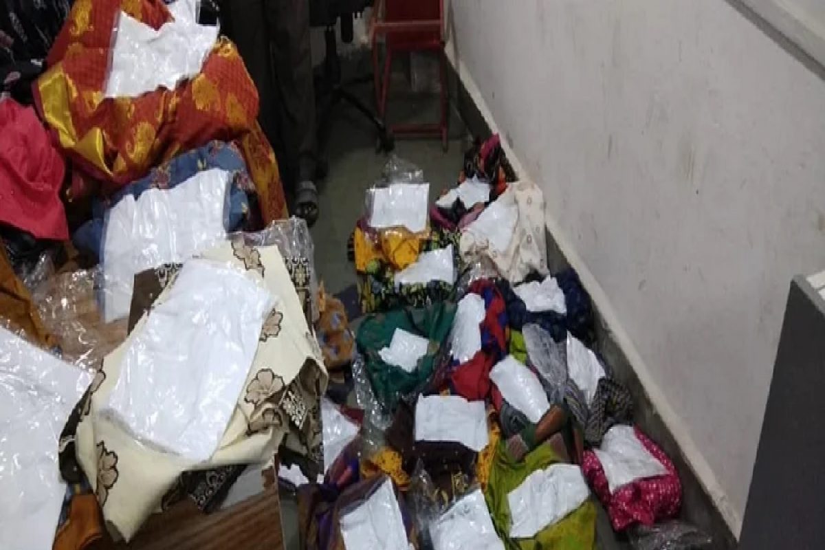 महिलांच्या कपड्यात लपवून ठेवलेले 4 किलो ड्रग्ज, ऑस्ट्रेलियाला पाठवण्याची सुरु होती तयारी; अंधेरीत NCB ची कारवाई