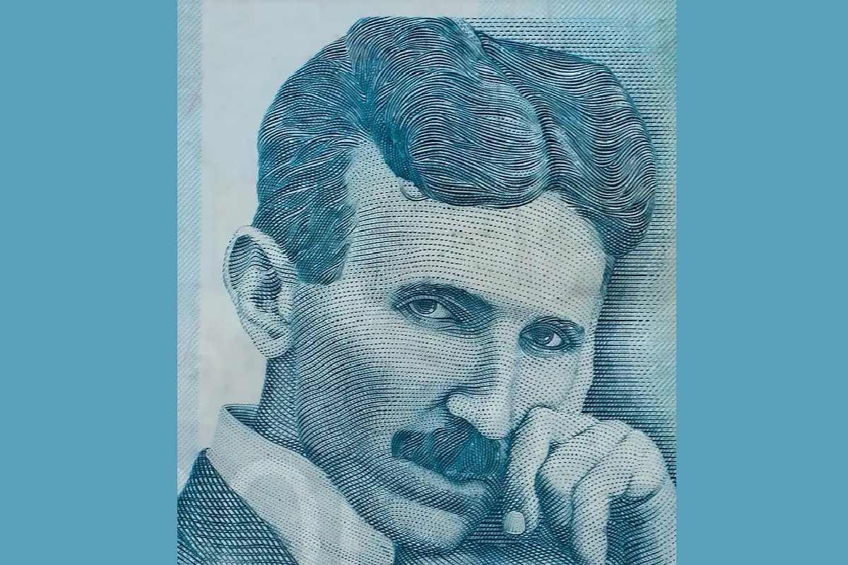 वयाच्या 19 व्या वर्षी, निकोला टेस्ला (Nikola Tesla) ऑस्ट्रियामध्ये त्यांच्या पॉलिटेक्निक अभ्यासात एक उत्कृष्ट विद्यार्थी होता. नंतर टेस्लाने याविषयी लिहले, की वीजेसंबंधी (Electricity) कोणताही प्रश्न त्याच्या जीवन आणि मरणाचा प्रश्न होत होता. याचं उत्तर मनात असायचं पण, ते व्यक्त करता येत नव्हते, असेही पुढे लिहले आहे. त्यांच्या मनावर विचारांचे वर्चस्व असायचे, यामुळे नियमित अभ्यासाकडे दुर्लक्ष व्हायचं. हळुहळु त्याला जुगाराची चटक लागली, शिकवणीचे सगळे पैसे गमावले. शाळा सुटली आणि नर्व्हस ब्रेकडाऊनचाही शिकार झाला. (फोटो: शटरस्टॉक)