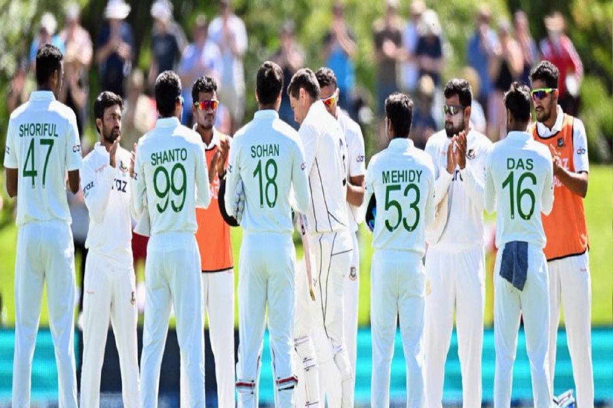 NZ vs BAN : बांगलादेशनं जपली खेळ भावना, न्यूझीलंडच्या दिग्गज खेळाडूचा केला सन्मान