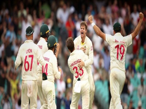 ऑस्ट्रेलियाच्या टेस्ट टीमचा व्हाईस कॅप्टन स्टीव्ह स्मिथ (Steve Smith) हा सध्या क्रिकेट विश्वातील आघाडीचा बॅटर आहे. सिडनी टेस्टमध्ये त्याच्या बॉलिंगची जादू दिसली. 