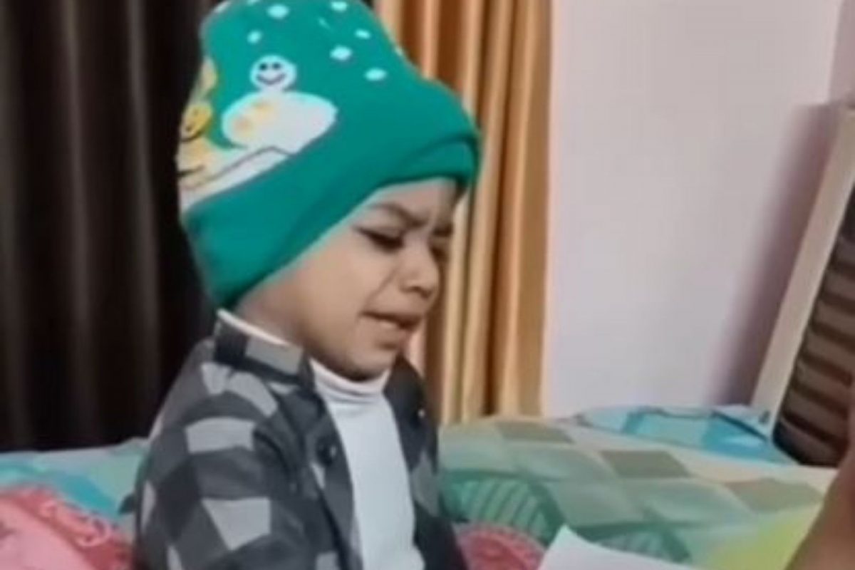 मोठ झाल्यावर इंजिनिअर का व्हायचंय? चिमुकल्याने दिलेलं उत्तर ऐकून पोट धरून हसाल, VIDEO