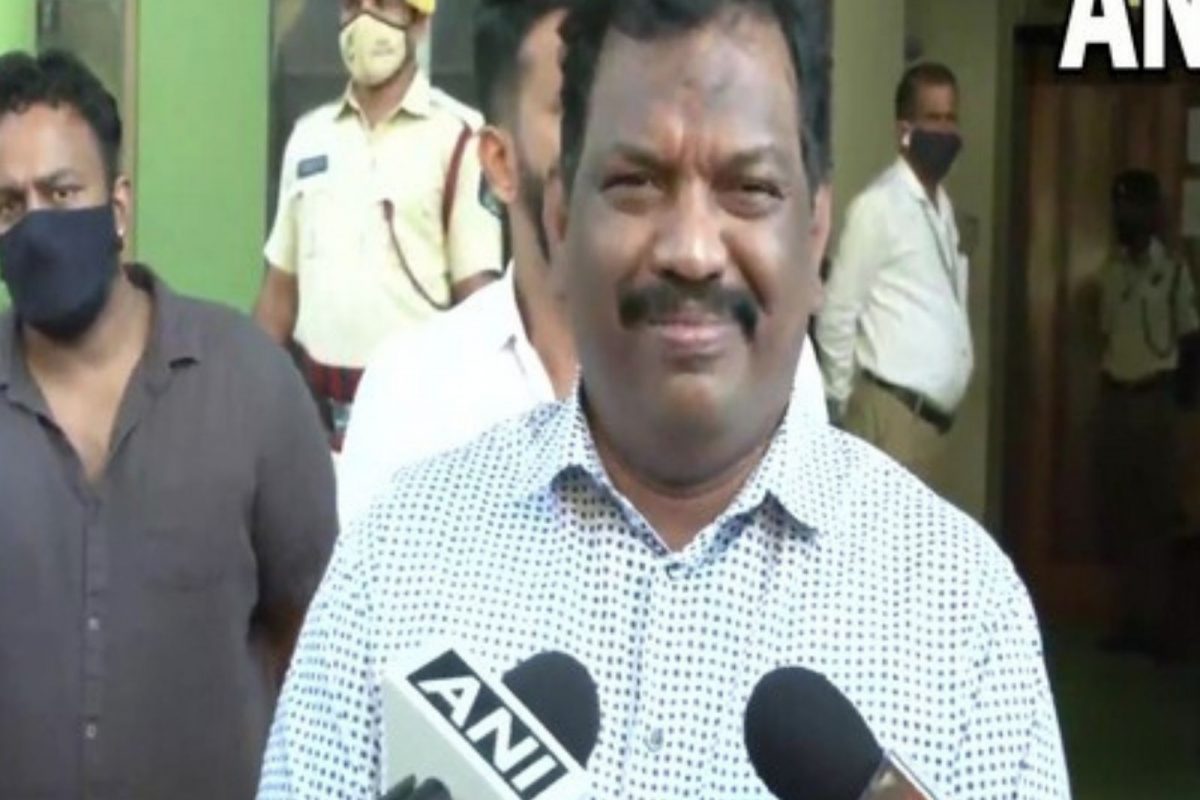 गोव्यात भाजपला मोठा धक्का; मायकल लोबोंनी दिला मंत्रिपदाचा राजीनामा, सांगितलं कारण