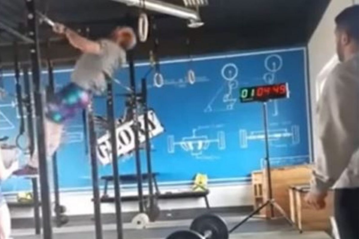 VIDEO: तरुणीला इम्प्रेस करण्याच्या नादात युवकाचं विचित्र कृत्य; जिममध्येच झाली फजिती