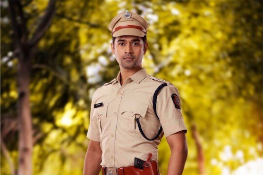 'दुहेरी', छत्रीवालीनंतर तब्बल 2 वर्षांनी संकेत पाठकचं कमबॅक! 'लग्नाची बेडी' मध्ये साकारणार IPS ची भूमिका