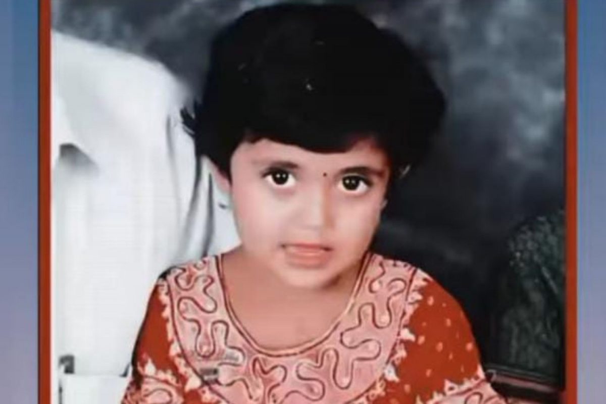 Throwback: फोटोमध्ये दिसणाऱ्या या चिमुकलीला ओळखणं आहे कठीण, आज आहे प्रसिद्ध अभिनेत्री