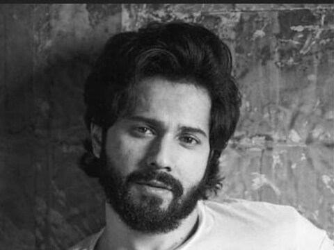 आम्ही येथे वरुण धवनबद्दल (Varun Dhawan) बोलत आहोत. सर्वानांच माहिती आहे की, वरुण धवनला सायन्स फिक्शन शोचं वेड आहे. पण, आता त्याचा परिणाम त्याच्या घरातही दिसू लागला आहे. हा व्हिडीओ पाहून तुम्हाला नक्कीच आश्चर्य वाटेल.