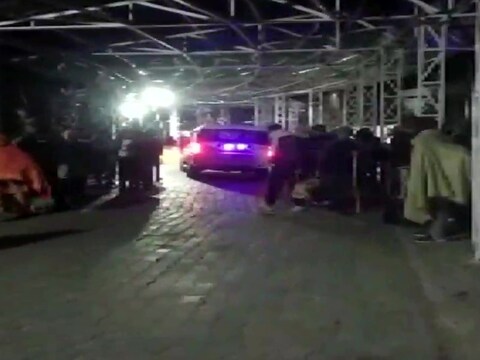 जम्मू-काश्मीरमधील (Jammu Kashmir)  प्रसिद्ध माता वैष्णो देवी मंदिरात (Vaishno Devi Shrine Stampede)झालेल्या चेंगराचेंगरीत 12 जण ठार तर 13 जण जखमी झाले आहेत. 