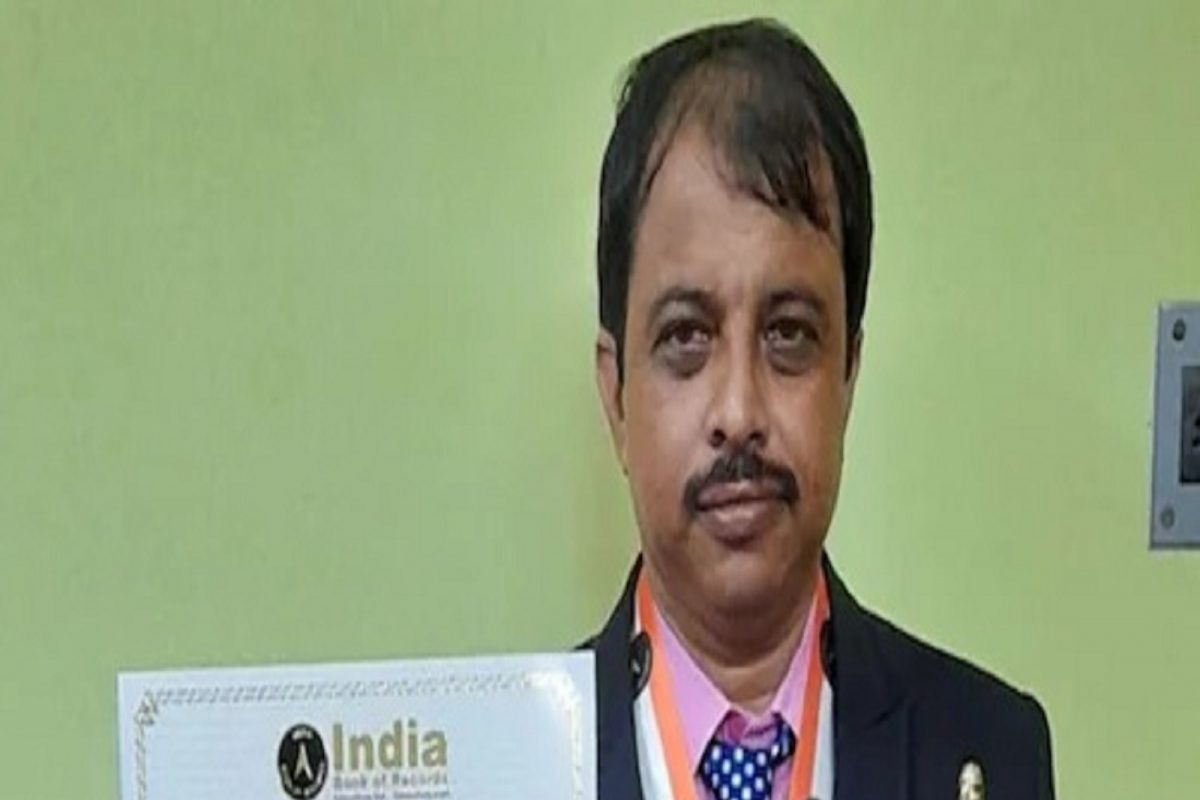 World Record : 30 सेकंदात काढले 36 प्राण्यांचे आवाज, बंगालमधल्या अवलियाचं जगभारत कौतुक