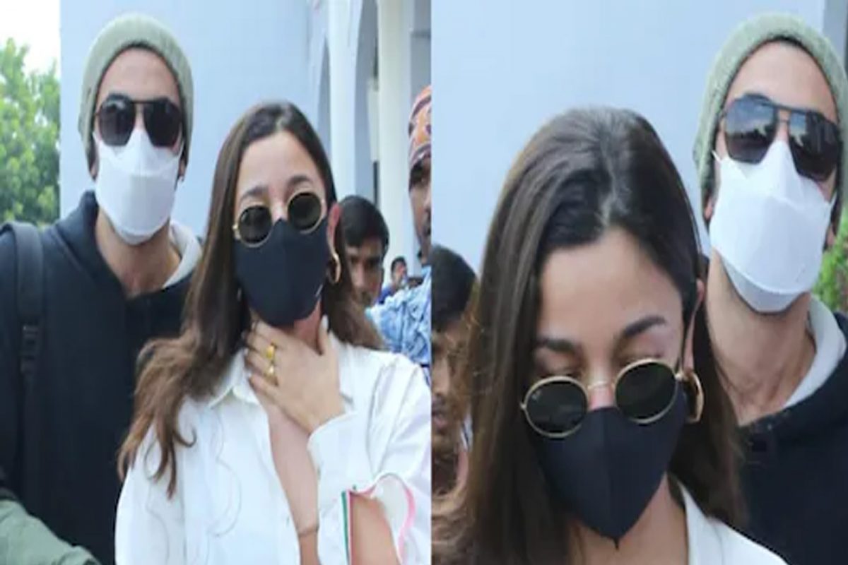 आलिया भट्टसाठी रणबीर कपूरनं विमानतळावर केलं असं काही की.., Video Viral