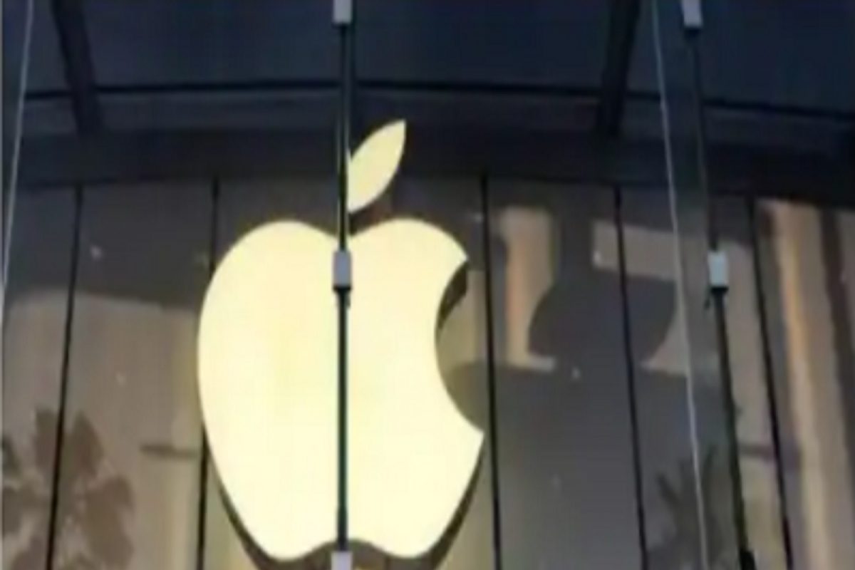 छोट्या गॅरेजमधून सुरू झालेल्या 'Apple' ची मोठी झेप; 3 ट्रिलियन मार्केट व्हॅल्यू असलेली जगातील पहिली कंपनी