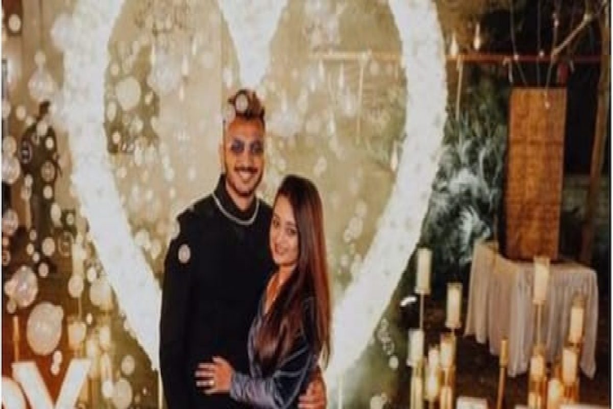 Photos : टीम इंडियाच्या खेळाडूनी वाढदिवशी केले गर्लफ्रेंडला प्रपोज