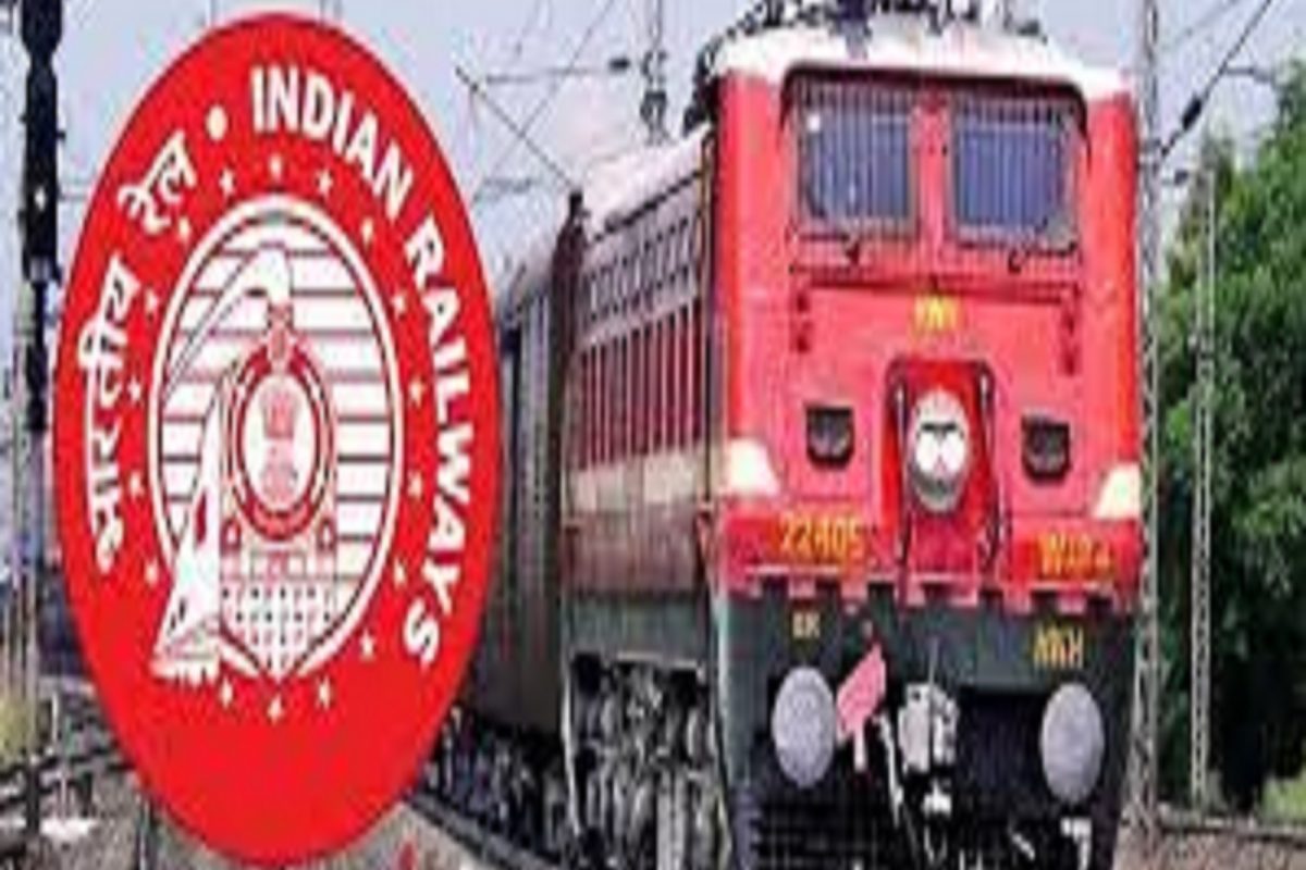 त्यानंतर पेमेंटवेळी UPI चा वापर करुन आणखी वेळ वाचेल आणि कन्फर्म तात्काळ तिकीट बुक करू शकता.