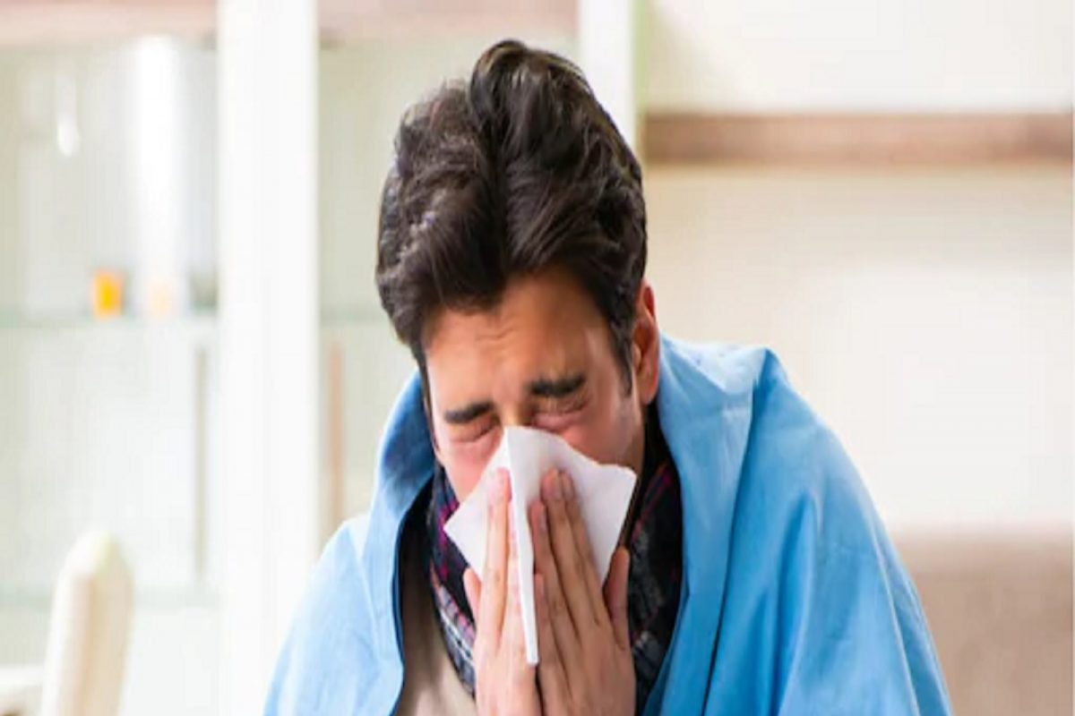 मजबूत प्रतिकारशक्ती शरीराला अनेक रोगांना बळी पडण्यापासून वाचवण्यास मदत करते. अशा परिस्थितीत रोगप्रतिकारक शक्ती मजबूत करण्यासाठी आवळ्याचा रस पिऊ शकता.