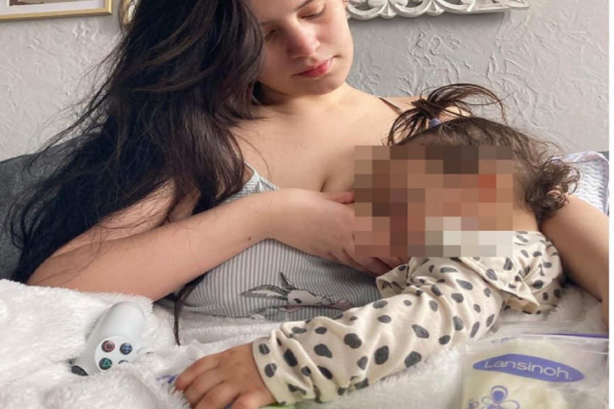 कोरोना पॉझिटिव्ह आई लेकीलाही पाजतेय आणि स्वतःही पितेय आपलं Breastmilk कारण...