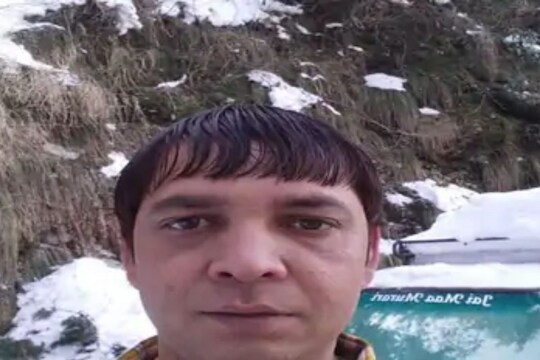 बंदूक चेहऱ्याजवळ नेत बॅरल करीत होता साफ; अचानक गोळी सुटली आणि...