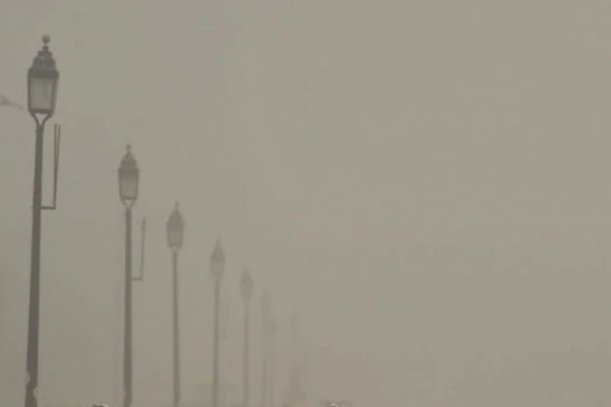 उत्तर भारतात ऋतुंचा जांगडगुत्ता! थंडीसह धुक्याची दुहेरी बॅटींग, दिल्लीत 122 वर्षांतील सर्वाधिक पाऊस