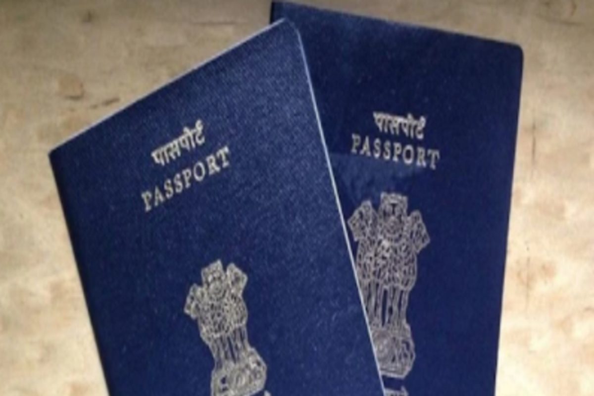 भारतीय नागरिकांना का दिले जातात वेगवेगळ्या रंगाचे पासपोर्ट?