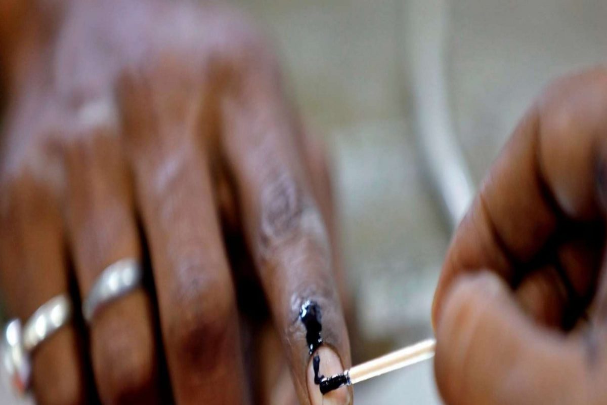 मुंबई महापालिका अतिमूसळधार विभागात येत असूनही राज्य निवडणूक आयोगाचे वॉर्ड निहाय आरक्षण सोडत काढण्याचे आदेश प्रसिद्ध करण्यात आले आहे.