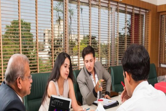 येत्या आर्थिक वर्षात 'या' तीन IT कंपन्यांमध्ये मेगा भरती, एक लाखांहून अधिक कर्मचारी करणार नियुक्त