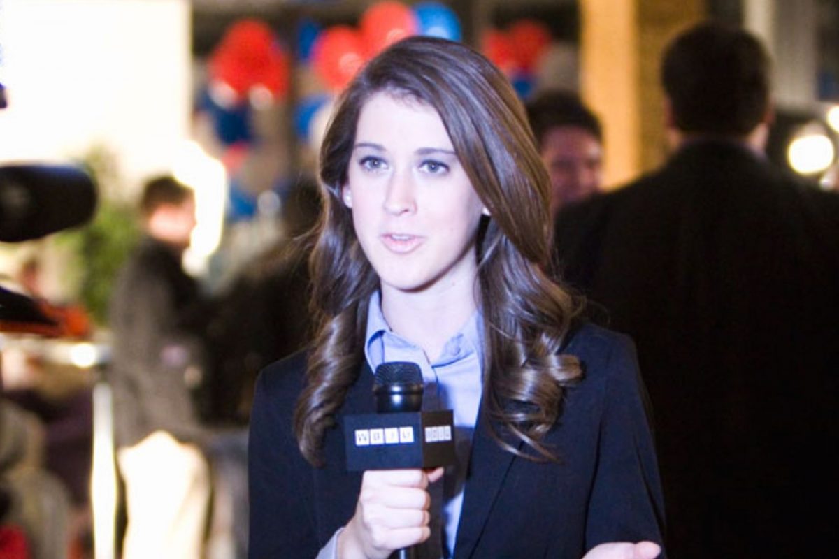 Mass Communication निवडावं की Journalism जाणून घ्या