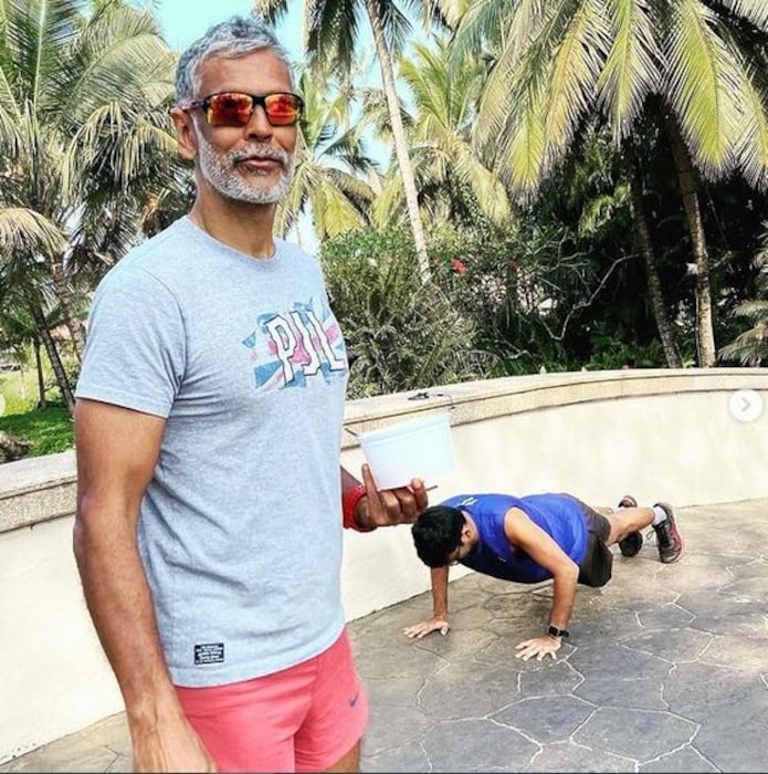 वयाच्या 80 व्या वर्षी जर हे चॅलेंज माझी आई पूर्ण करू शकत असेल तर ते कोणासाठीही सहज शक्य आहे, असं मला वाटतं. 