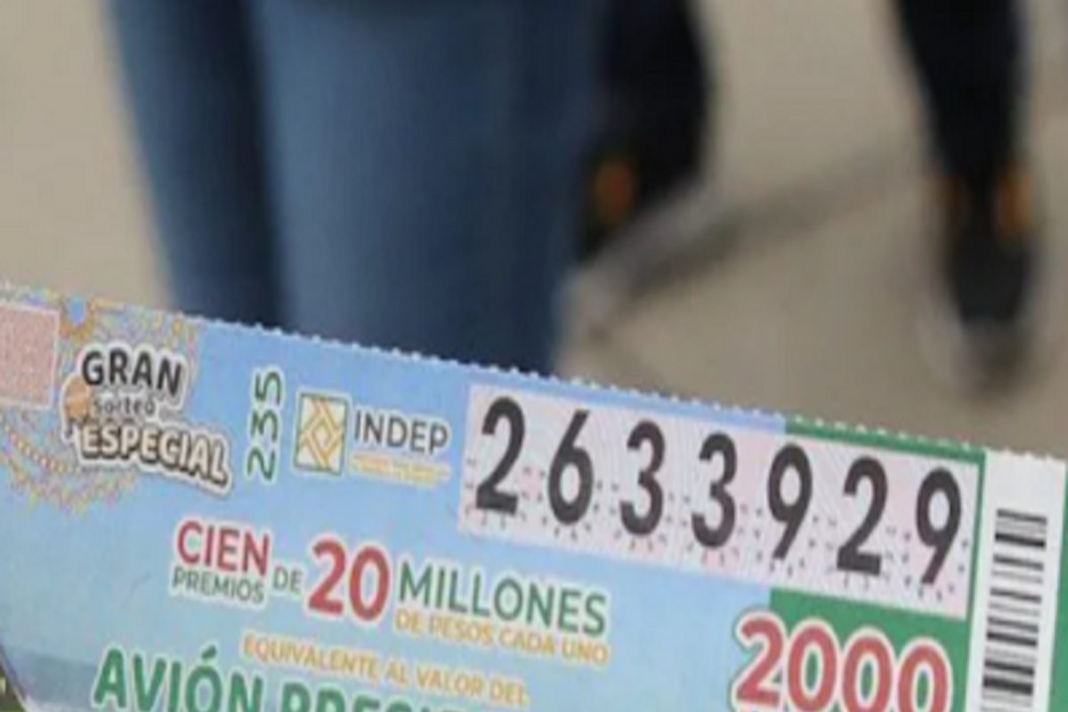 Spam Mail द्वारे पालटलं महिलेचं नशीब, जिंकली कोट्यवधींची लॉटरी