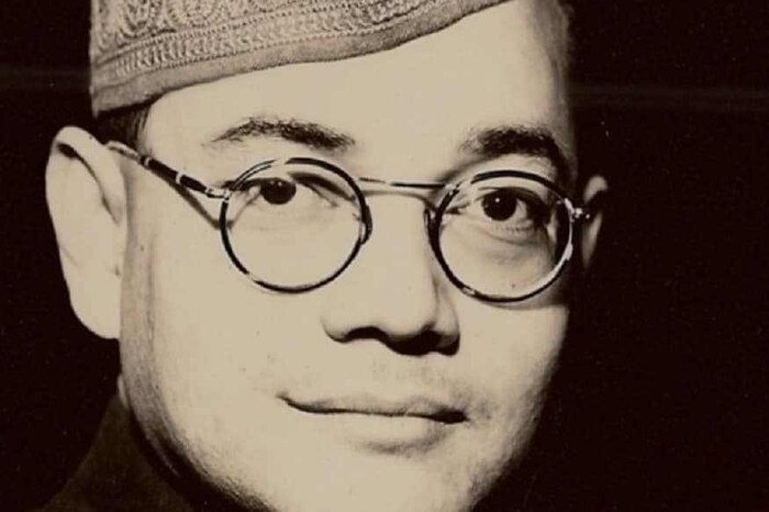 नेताजी रात्री उशीरापर्यंत जागे असायचे. साधारणपणे रोज रात्री 02-03 वाजता झोपायला जायचे. यानंतरही सकाळी ते खूप फ्रेश दिसत. झोपताना ते दिवसभराच्या कामाचा आध्यात्मिक आढावा घेत असत.