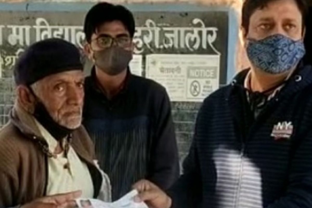 दहावीच्या परीक्षेत 55 वेळा नापास, उत्तीर्ण होताच 77 वर्षीय व्यक्तीचा नवा कारनामा!