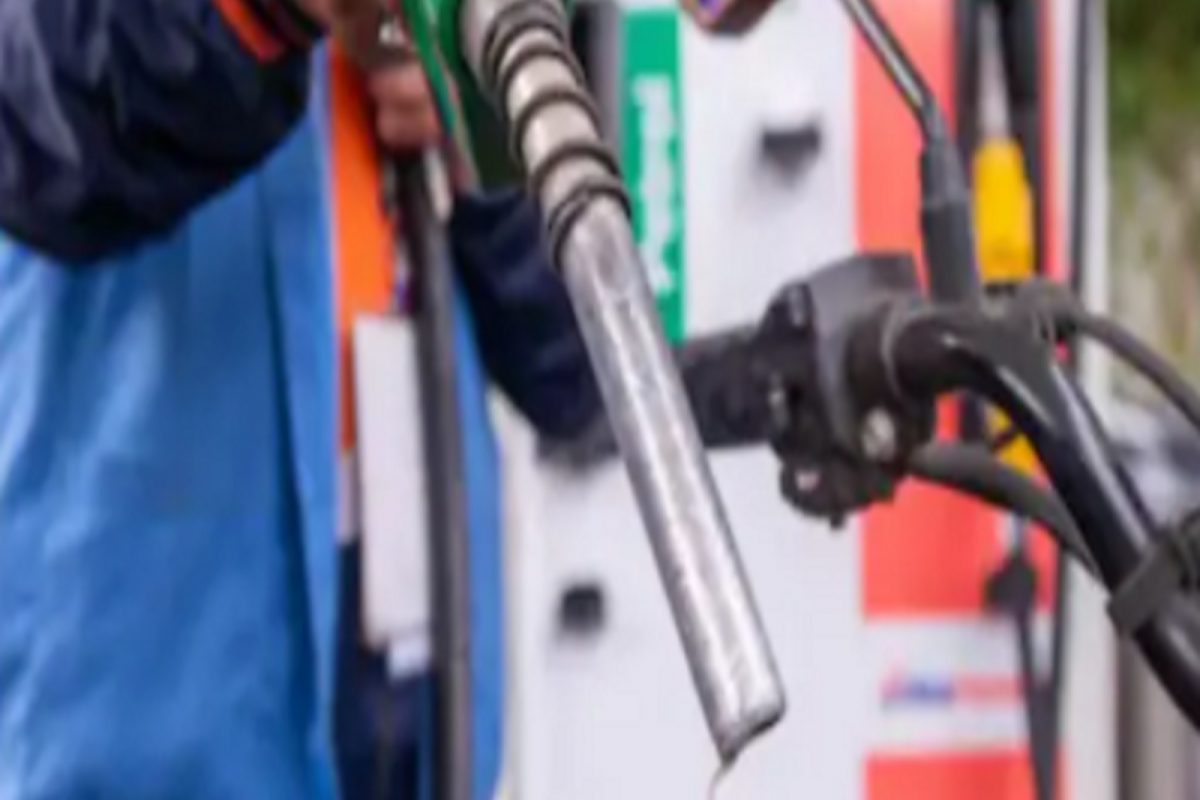 Petrol-Diesel Prices: कच्च्या तेलाच्या दरात वाढ, पेट्रोल-डिझेल खरेदीसाठी किती पैसे खर्च करावे लागणार?