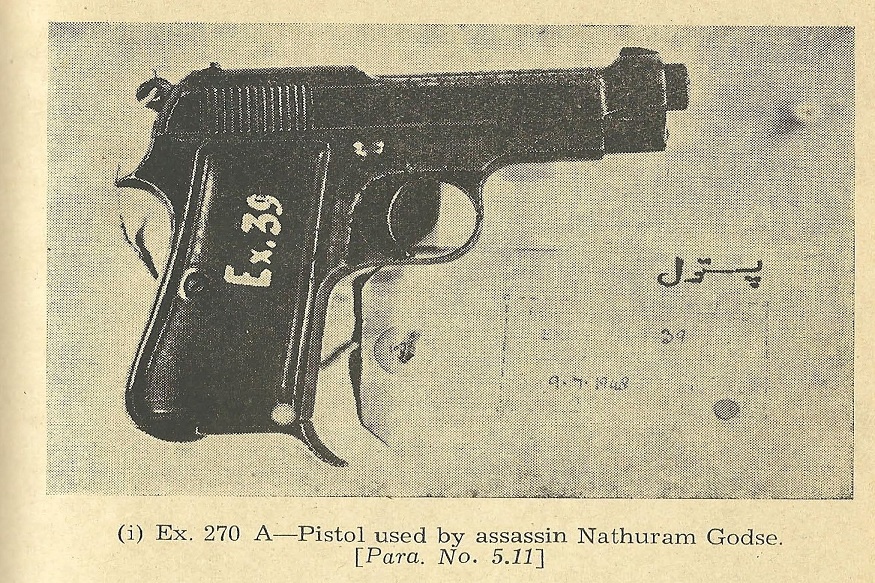 30 जानेवारी 1948 रोजी सायंकाळी 5 वाजून 10 वाजता बिर्ला हाऊस येथे हिंदू अतिरेकी नथुराम गोडसेने महात्मा गांधींची हत्या केली. प्रार्थना सभेला जात असताना नथुरामने गांधींवर एकापाठोपाठ तीन गोळ्या झाडल्या, त्यात त्यांचा जागीच मृत्यू झाला. तेथून एका दुचाकीस्वाराने तुघलक रोड पोलिस ठाण्यात जाऊन याबाबत माहिती दिली, तेथे या हत्येबाबत एफआयआर दाखल करण्यात आला.