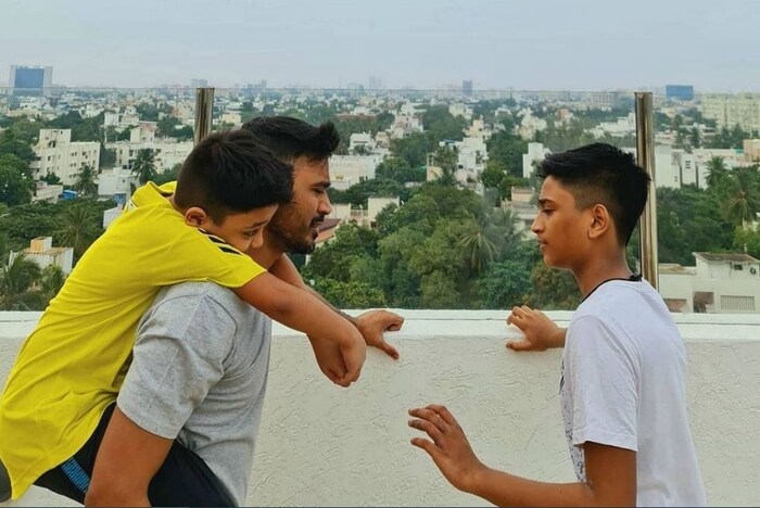  त्यांनतर या दोघांनी लग्न करण्याचा निर्णय घेतला. या दोघांनी १८ वर्षे एकत्र संसार केला आहे. या दोघांना दोन मुलेसुद्धा आहेत. 
