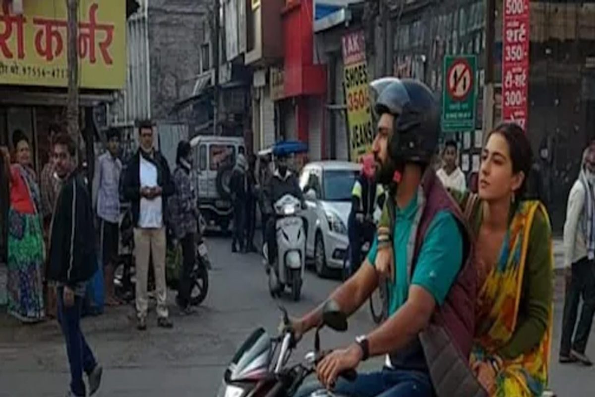 विकीला सारा सोबतची बाईक राईड महागात; RTO कारवाईच्या तयारीत