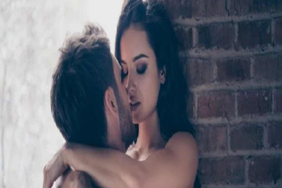 नवऱ्याला 'मर्द' बनवण्यासाठी बायकोने केला खतरनाक प्रयोग; Private part ची लावली वाट