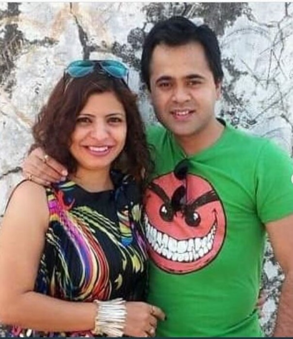 जेनिफरने मयूर बन्सीवालसोबत लग्न केलं आहे. त्याला बॉबी बन्सीलाल म्हणूनही ओळखलं जातं.