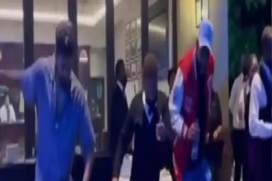 IND vs SA : श्रेयस आणि सिराजनं जल्लोषात केले नव्या वर्षाचे स्वागत, पाहा VIDEO