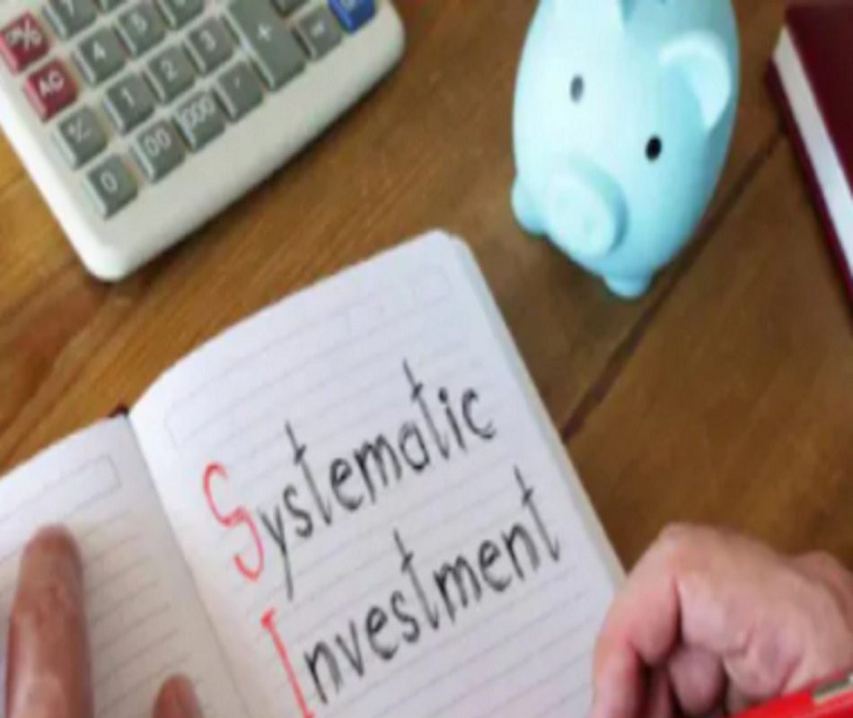 200 रुपयांच्या SIP द्वारे कसं आणि किती दिवसांत बनू शकता कोट्यधीश, समजून घ्या Calculation