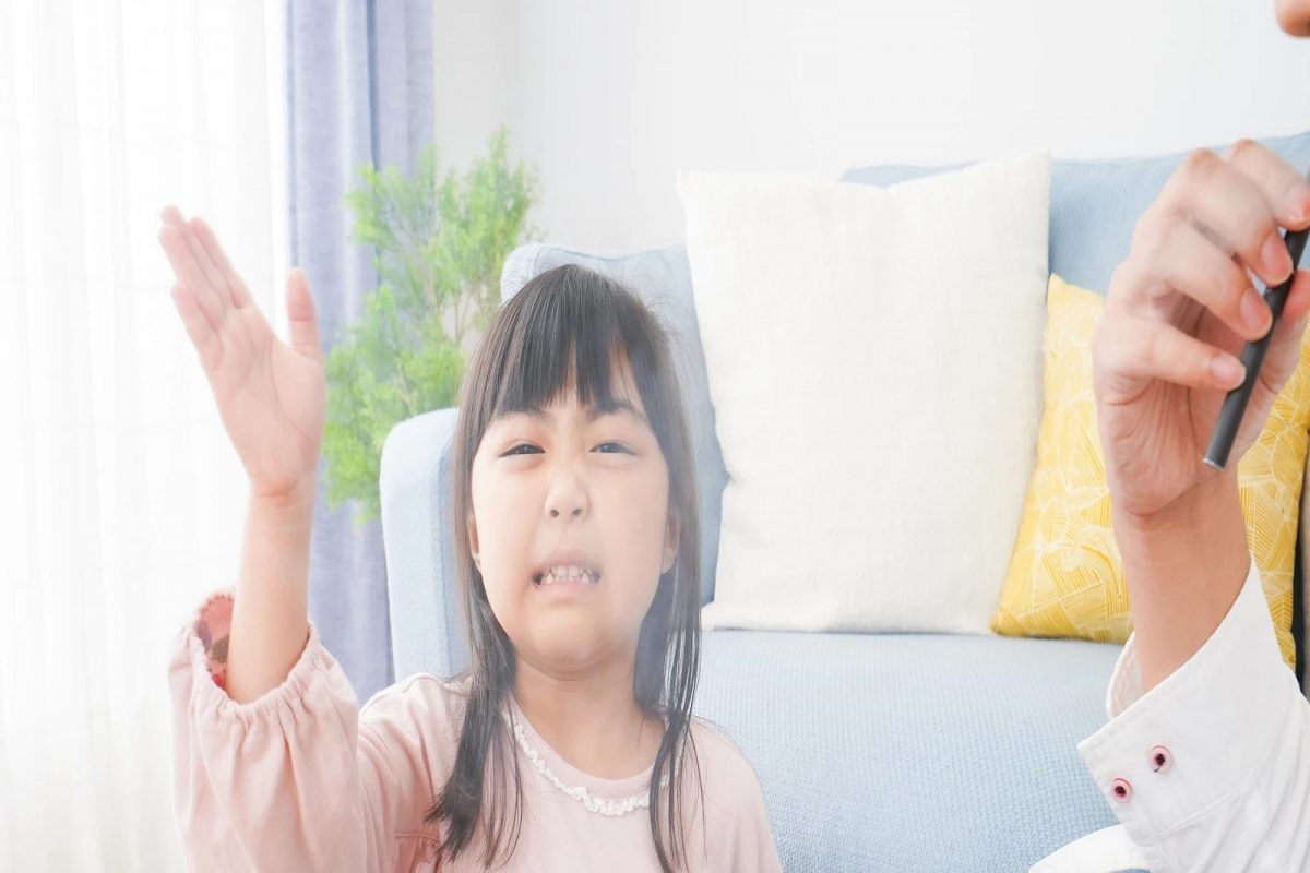 स्वतःसाठी नाही पण नातवंडांसाठी तरी धूम्रपान सोडा! SMOKING चा असा होतोय वाईट परिणाम