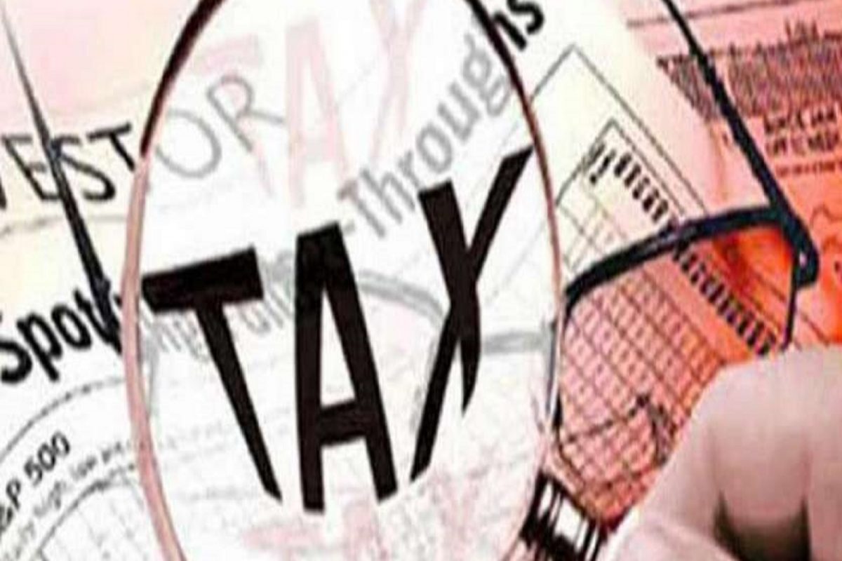 Budget 2022 : अर्थसंकल्प सादर होण्यापूर्वी सध्याचा टॅक्स स्लॅबनुसार किती टॅक्स भरावा लागतो? चेक करा डिटेल्स