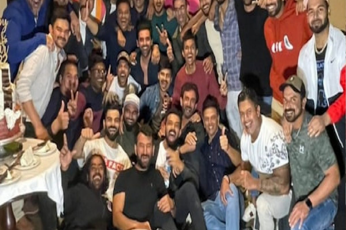 टीम इंडियानं दक्षिण आफ्रिकेत केले नववर्षाचे स्वागत, Photo शेअर करत विराट म्हणाला...