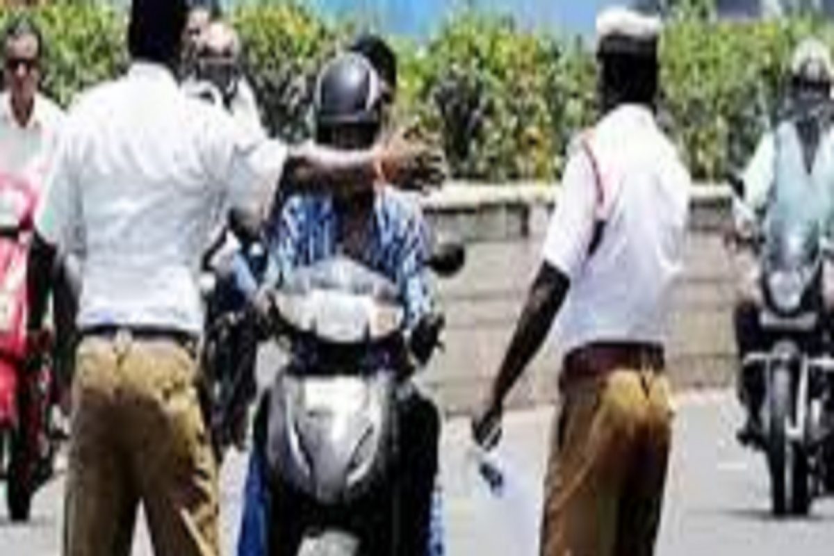 Driving License जवळ नसलं तरी कापलं जाणार नाही चालान, फक्त जवळ हवी ही एक गोष्ट