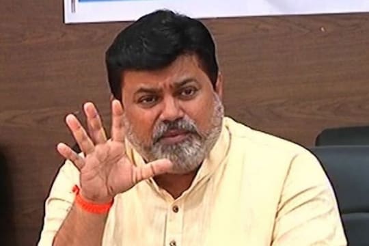 उच्च आणि तंत्रशिक्षण मंत्री उदय सामंत