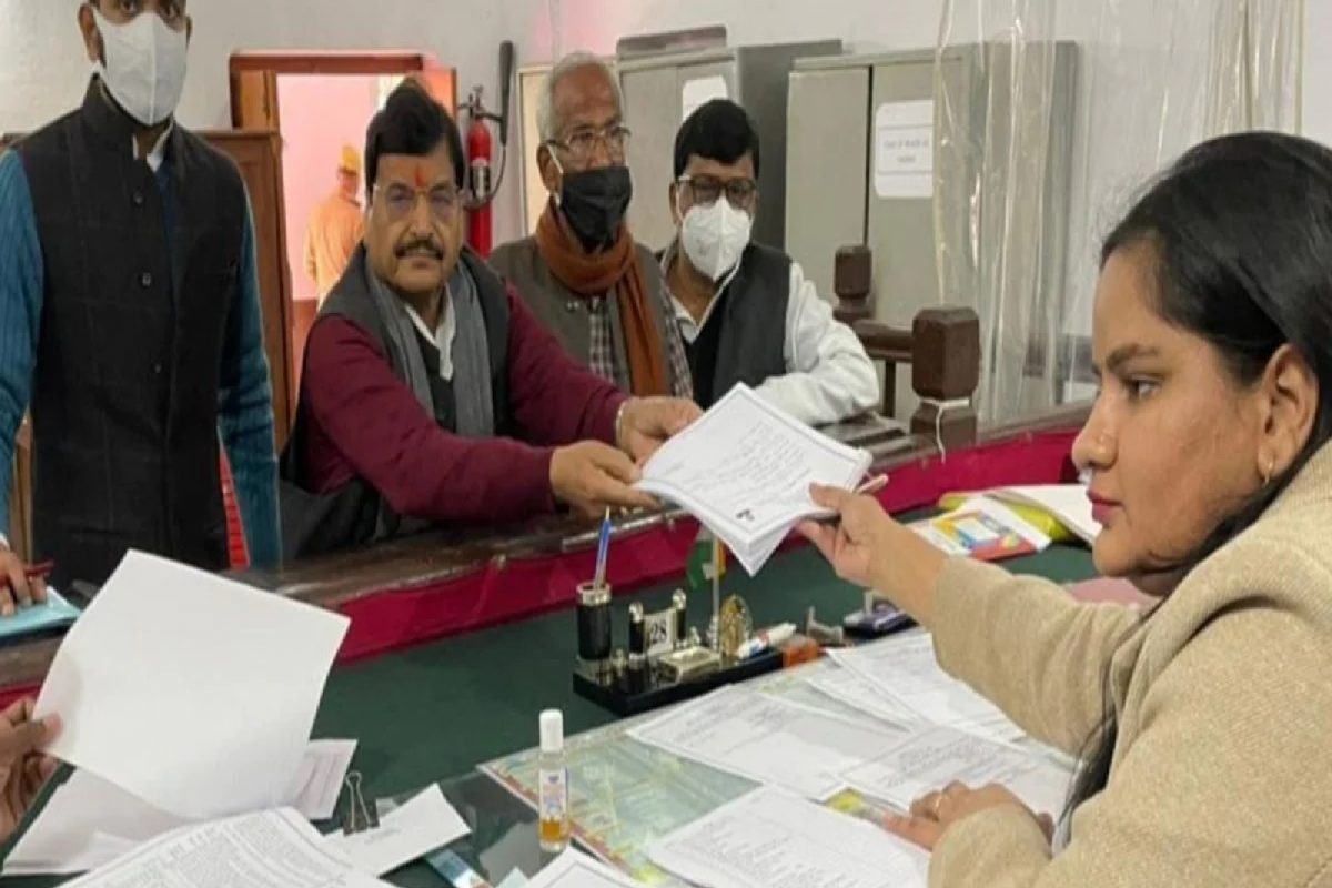 UP Assembly Election 2022: 18 कोटींच्या संपत्तीचा मालक आहे 'हा' उमेदवार, दाखल केला उमेदवारी अर्ज; तीन पट्टीनं संपत्तीत वाढ