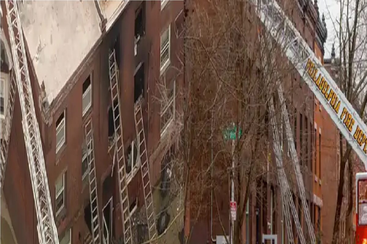 तीन मजली इमारतीला भीषण आग, स्मोक डिटेक्टर बंद; 50 मिनिटांत 7 मुलांसह 13 जणांचा जळून मृत्यू