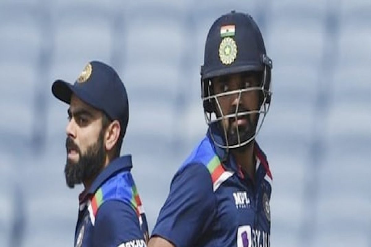 'टीम इंडियाची 2 गटामध्ये विभागणी, विराट आणि राहुल ड्रेसिंग रूममध्ये वेगळे बसले,' नव्या दाव्यानं खळबळ