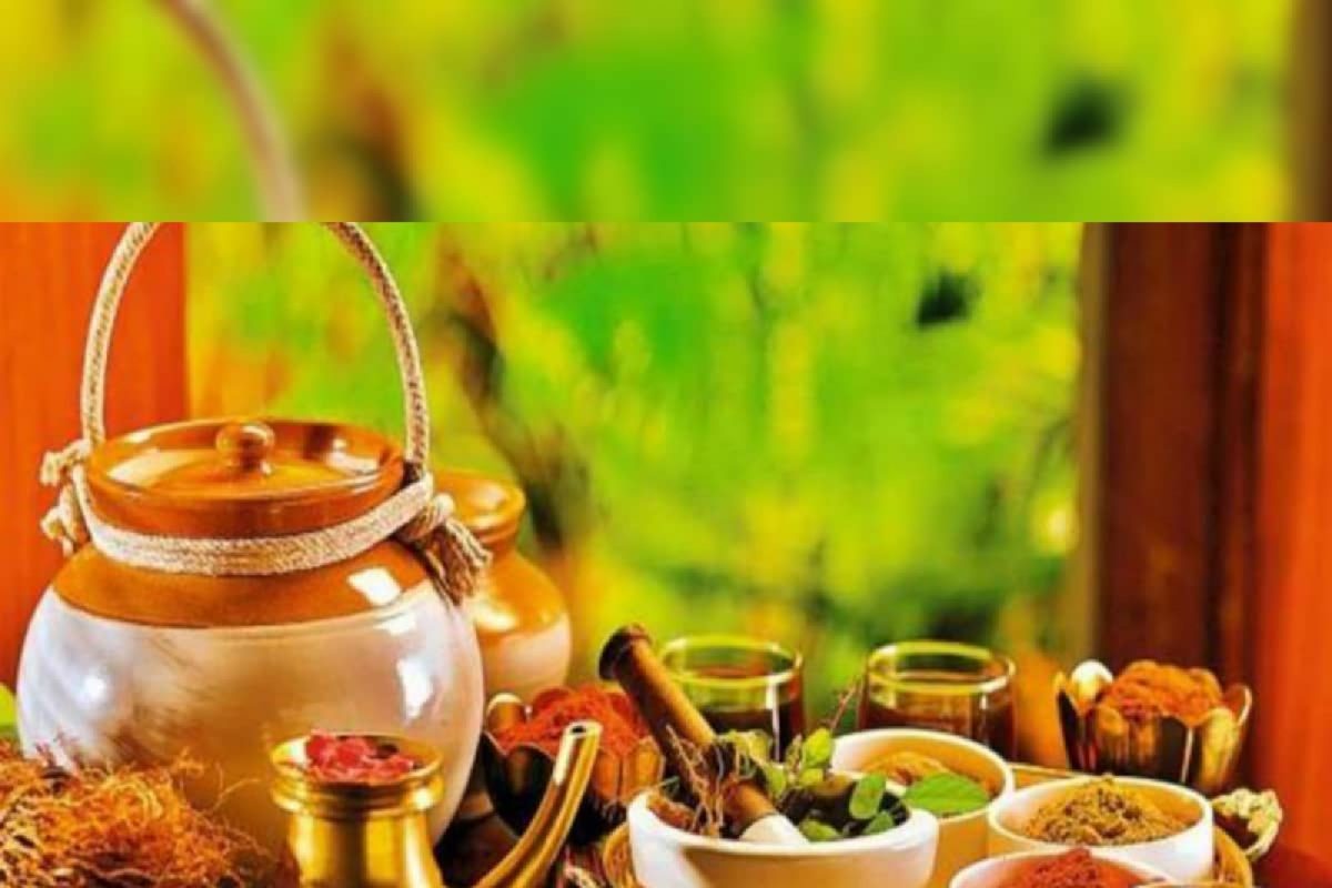 कोरोना काळात शरीर मजबूत बनवणारं AYUSH चे 3 खास किट आता ऑनलाईन; घरपोच मिळणार आयुर्वेदिक औषधं