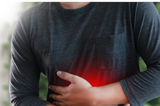 Acidity चा त्रास होण्यात सकाळच्या या चुका कारणीभूत ठरतात; आजपासूनच ताबडतोब बदला