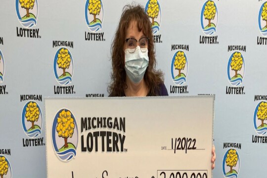 महिलेला मिळाला 22 कोटी जिंकल्याचा Spam Email आणि निघाला चक्क ‘खरा’