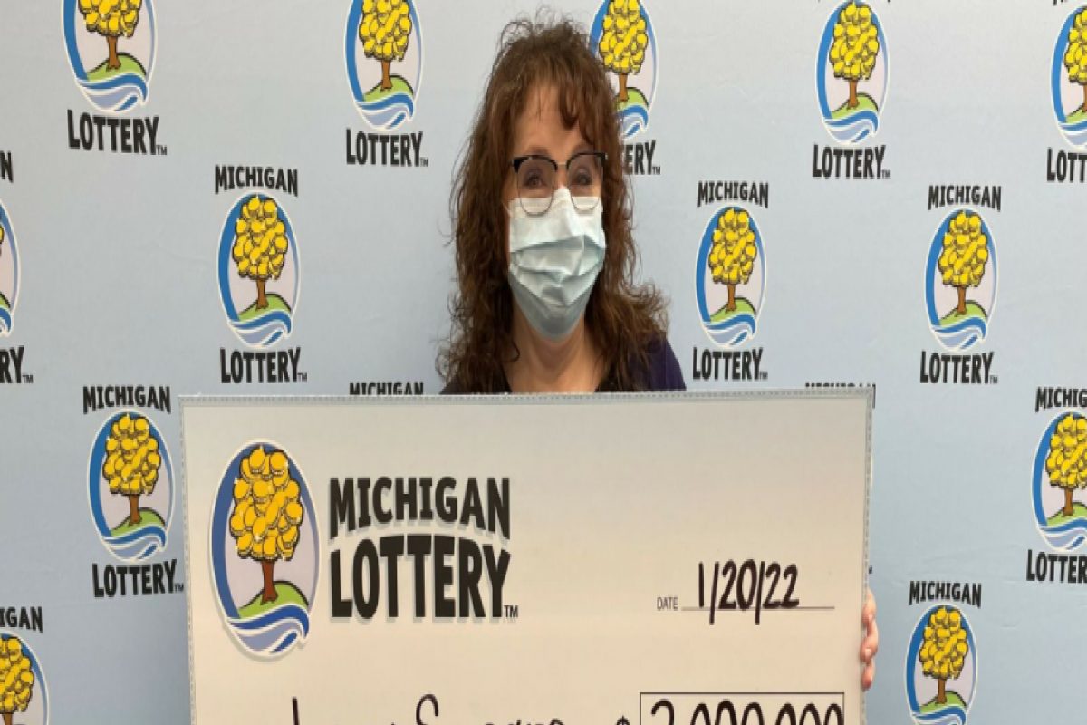 महिलेला मिळाला 22 कोटी जिंकल्याचा Spam Email आणि निघाला चक्क ‘खरा’