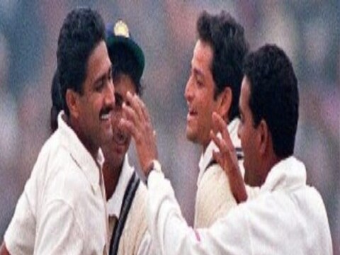 भारतीय क्रिकेट फॅन्स 7 फेब्रुवारी 1999 हा दिवस कधीही विसरू शकणार नाहीत. आजच्या दिवशी अनिल कुंबळेनं (Anil Kumble) पाकिस्तानला 'दस का दम' दाखवला होता. कुंबळेचा हा रेकॉर्ड रोखण्यासाठी पाकिस्तानची रडीचा डाव खेळण्याची तयारी होती. 